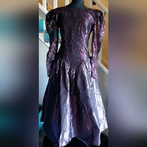 Vintage Loralie Long Sleeve Lace Dress in Deep Purple